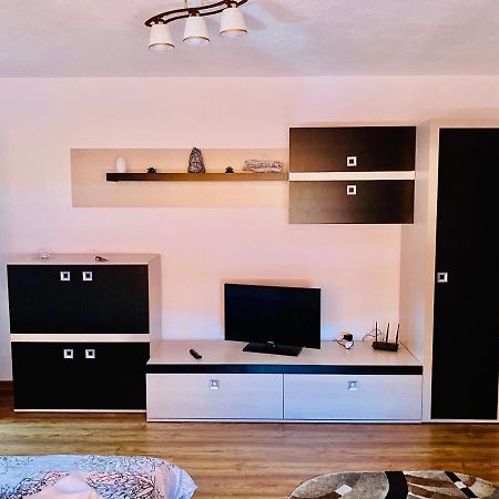 Апартаменти Apartament Sunshine Оршова Екстер'єр фото